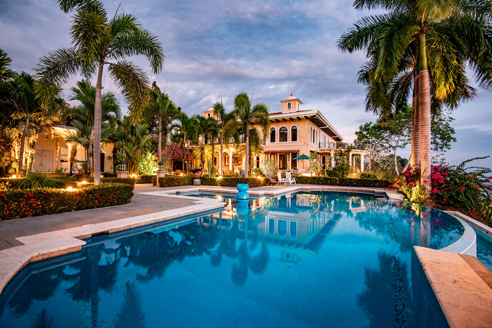 Twilight-Pool-Photo_6111_web